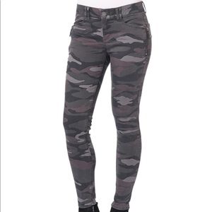 NWOT Democracy skinny pant size 6